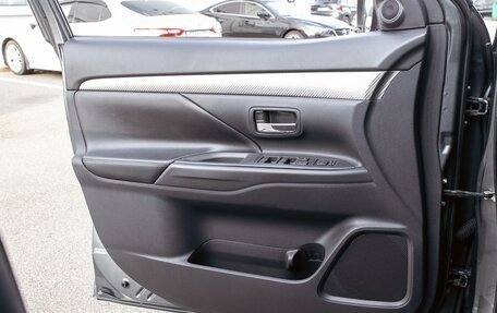 Mitsubishi Outlander III рестайлинг 3, 2013 год, 1 295 000 рублей, 12 фотография