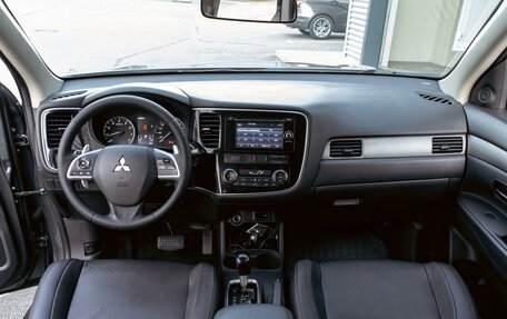 Mitsubishi Outlander III рестайлинг 3, 2013 год, 1 295 000 рублей, 15 фотография
