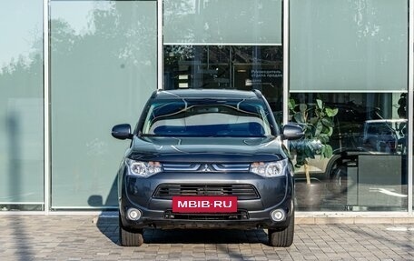 Mitsubishi Outlander III рестайлинг 3, 2013 год, 1 295 000 рублей, 2 фотография