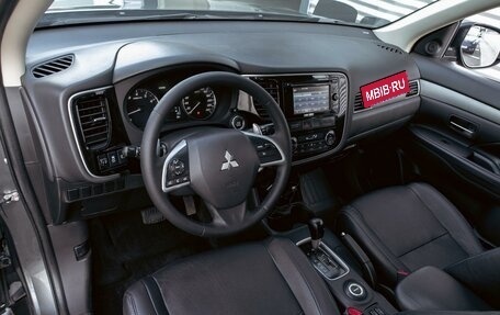 Mitsubishi Outlander III рестайлинг 3, 2013 год, 1 295 000 рублей, 13 фотография