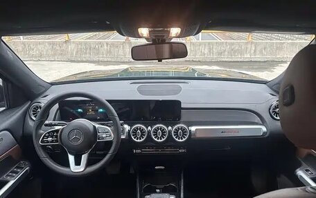 Mercedes-Benz GLB, 2022 год, 2 400 000 рублей, 7 фотография