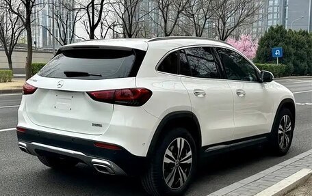 Mercedes-Benz GLA, 2022 год, 2 300 000 рублей, 4 фотография