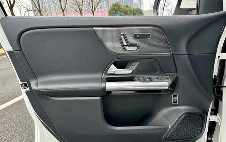Mercedes-Benz GLA, 2022 год, 2 300 000 рублей, 14 фотография