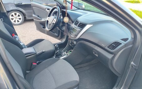 Hyundai Solaris II рестайлинг, 2014 год, 840 000 рублей, 10 фотография