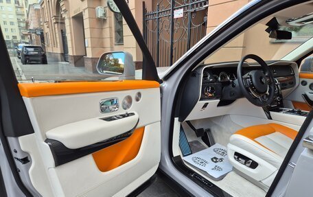 Rolls-Royce Cullinan, 2021 год, 31 000 000 рублей, 9 фотография