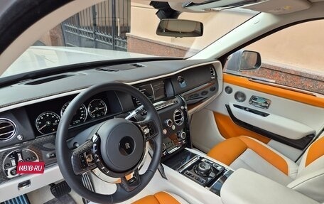 Rolls-Royce Cullinan, 2021 год, 31 000 000 рублей, 10 фотография