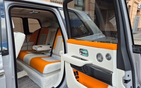 Rolls-Royce Cullinan, 2021 год, 31 000 000 рублей, 12 фотография