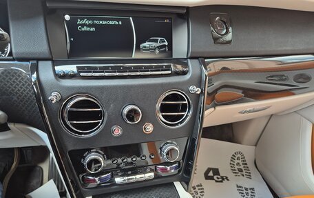 Rolls-Royce Cullinan, 2021 год, 31 000 000 рублей, 17 фотография