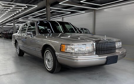 Lincoln Town Car II, 1993 год, 6 500 000 рублей, 1 фотография