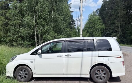 Toyota ISis I, 2012 год, 900 000 рублей, 3 фотография