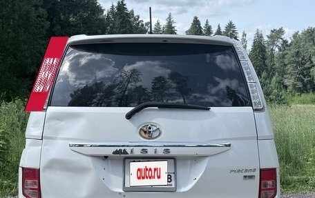 Toyota ISis I, 2012 год, 900 000 рублей, 10 фотография