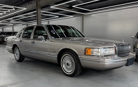 Lincoln Town Car II, 1993 год, 6 500 000 рублей, 2 фотография
