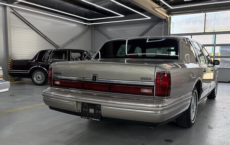 Lincoln Town Car II, 1993 год, 6 500 000 рублей, 4 фотография