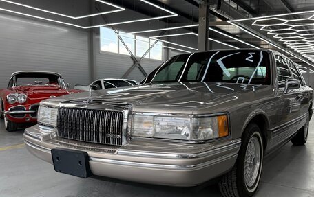 Lincoln Town Car II, 1993 год, 6 500 000 рублей, 8 фотография