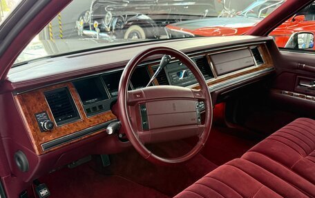 Lincoln Town Car II, 1993 год, 6 500 000 рублей, 12 фотография
