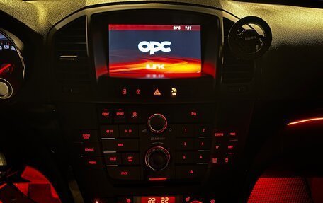 Opel Insignia OPC I рестайлинг, 2010 год, 1 567 000 рублей, 13 фотография
