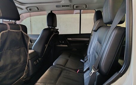 Mitsubishi Pajero IV, 2014 год, 2 750 000 рублей, 8 фотография