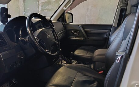 Mitsubishi Pajero IV, 2014 год, 2 750 000 рублей, 10 фотография