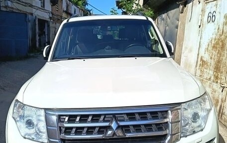 Mitsubishi Pajero IV, 2014 год, 2 750 000 рублей, 2 фотография