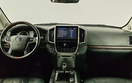 Toyota Land Cruiser 200, 2015 год, 4 249 000 рублей, 14 фотография