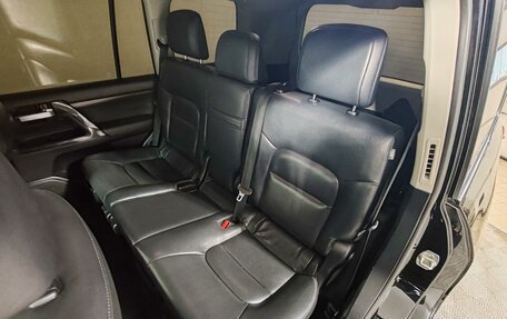 Toyota Land Cruiser 200, 2015 год, 4 249 000 рублей, 21 фотография