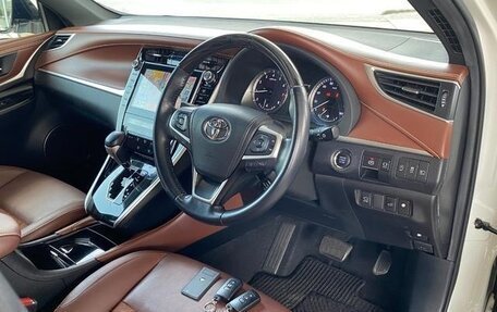 Toyota Harrier, 2017 год, 2 015 000 рублей, 10 фотография