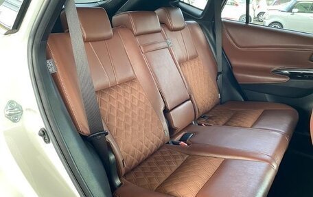 Toyota Harrier, 2017 год, 2 015 000 рублей, 33 фотография