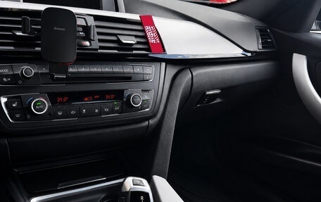 BMW 3 серия, 2015 год, 1 700 000 рублей, 10 фотография