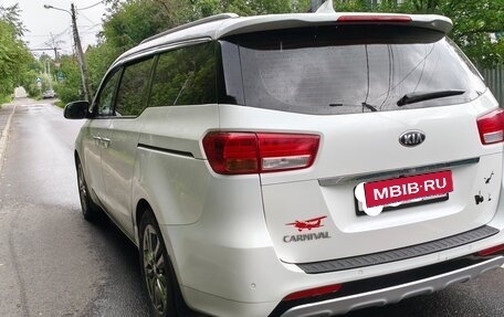 KIA Carnival III, 2017 год, 2 400 000 рублей, 6 фотография
