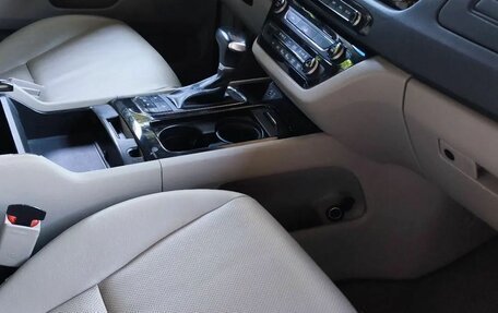 KIA Carnival III, 2017 год, 2 400 000 рублей, 12 фотография
