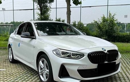 BMW 1 серия, 2022 год, 1 980 000 рублей, 2 фотография