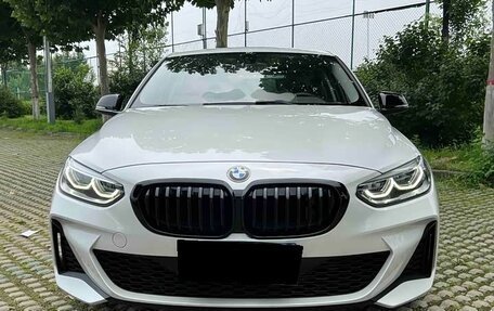 BMW 1 серия, 2022 год, 1 980 000 рублей, 3 фотография