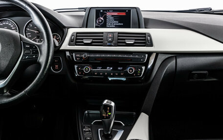BMW 3 серия, 2017 год, 1 799 000 рублей, 16 фотография