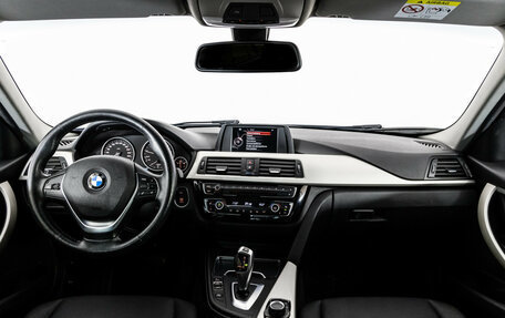 BMW 3 серия, 2017 год, 1 799 000 рублей, 14 фотография