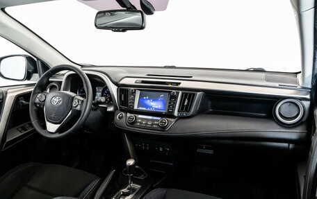 Toyota RAV4, 2018 год, 2 249 000 рублей, 10 фотография