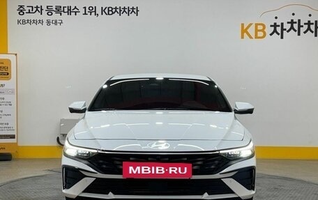Hyundai Elantra, 2023 год, 2 050 000 рублей, 3 фотография