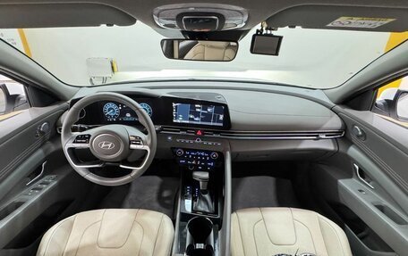 Hyundai Elantra, 2023 год, 2 050 000 рублей, 7 фотография