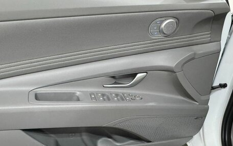 Hyundai Elantra, 2023 год, 2 050 000 рублей, 10 фотография