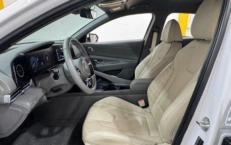 Hyundai Elantra, 2023 год, 2 050 000 рублей, 12 фотография