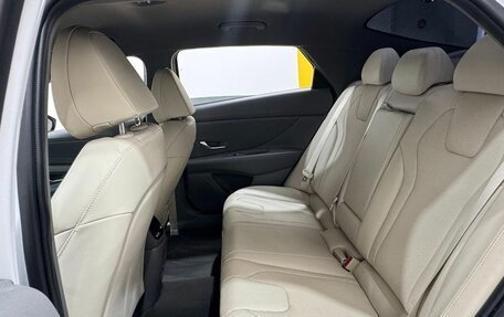 Hyundai Elantra, 2023 год, 2 050 000 рублей, 19 фотография