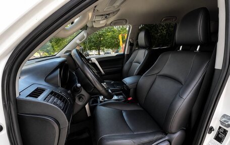 Toyota Land Cruiser Prado 150 рестайлинг 2, 2013 год, 2 799 000 рублей, 11 фотография