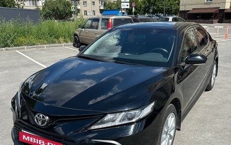 Toyota Camry, 2021 год, 2 900 000 рублей, 2 фотография