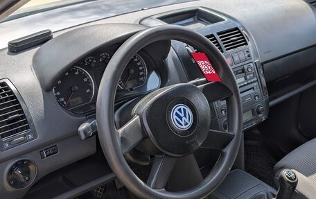 Volkswagen Polo IV рестайлинг, 2001 год, 259 000 рублей, 11 фотография
