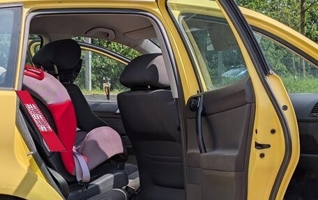 Volkswagen Polo IV рестайлинг, 2001 год, 259 000 рублей, 16 фотография