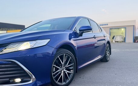 Toyota Camry, 2021 год, 3 150 000 рублей, 2 фотография