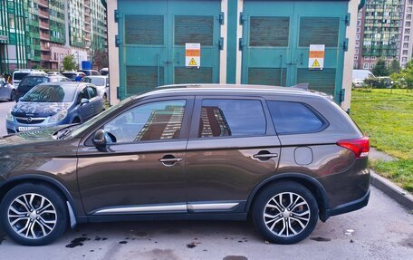 Mitsubishi Outlander III рестайлинг 3, 2018 год, 2 250 000 рублей, 9 фотография