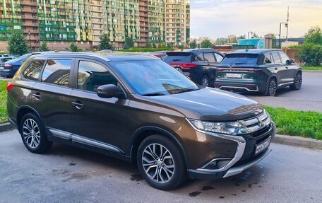 Mitsubishi Outlander III рестайлинг 3, 2018 год, 2 250 000 рублей, 5 фотография