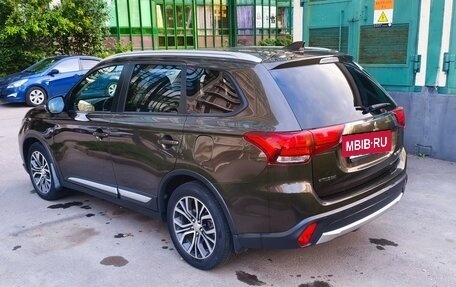 Mitsubishi Outlander III рестайлинг 3, 2018 год, 2 250 000 рублей, 8 фотография