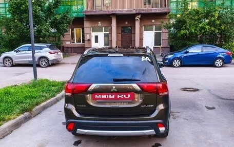 Mitsubishi Outlander III рестайлинг 3, 2018 год, 2 250 000 рублей, 7 фотография