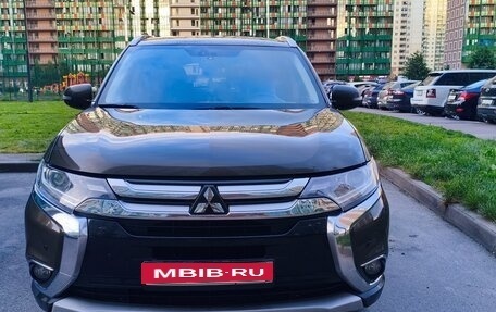 Mitsubishi Outlander III рестайлинг 3, 2018 год, 2 250 000 рублей, 4 фотография